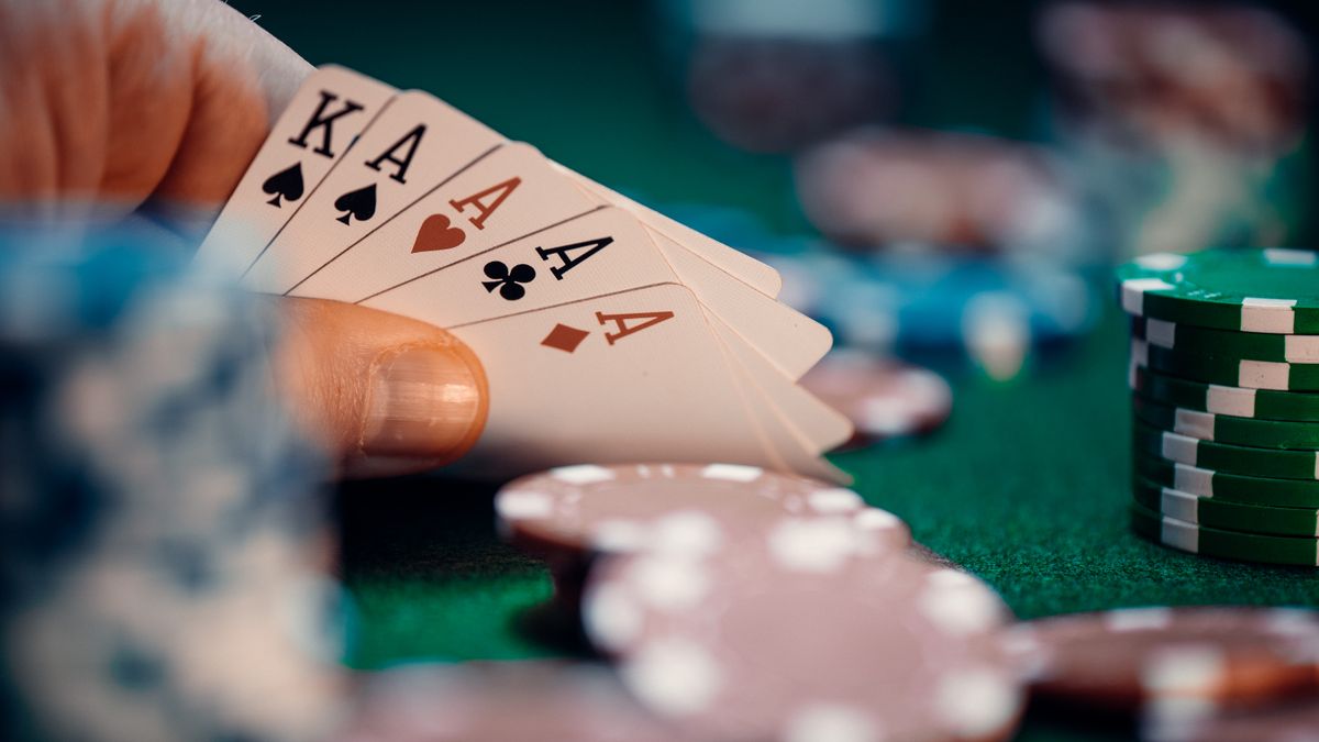 Kartu as yang melambangkan turnamen poker kompetitif
